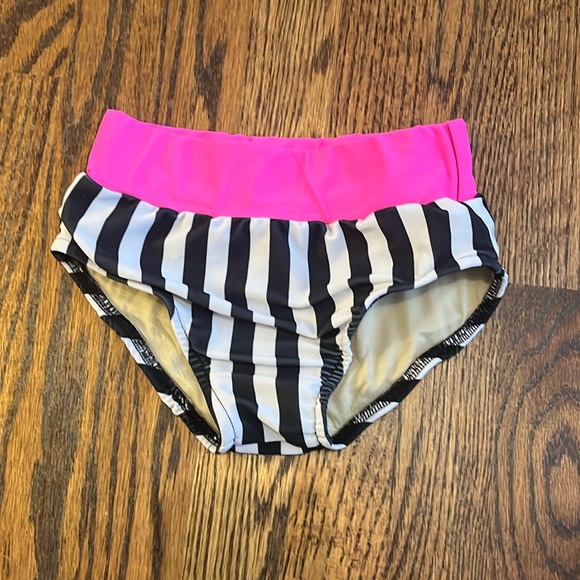 🖤🩷SERVED THE SASS BUT STILL HAS CLASS BRIEFS🩷🖤 - Picture 1 of 2